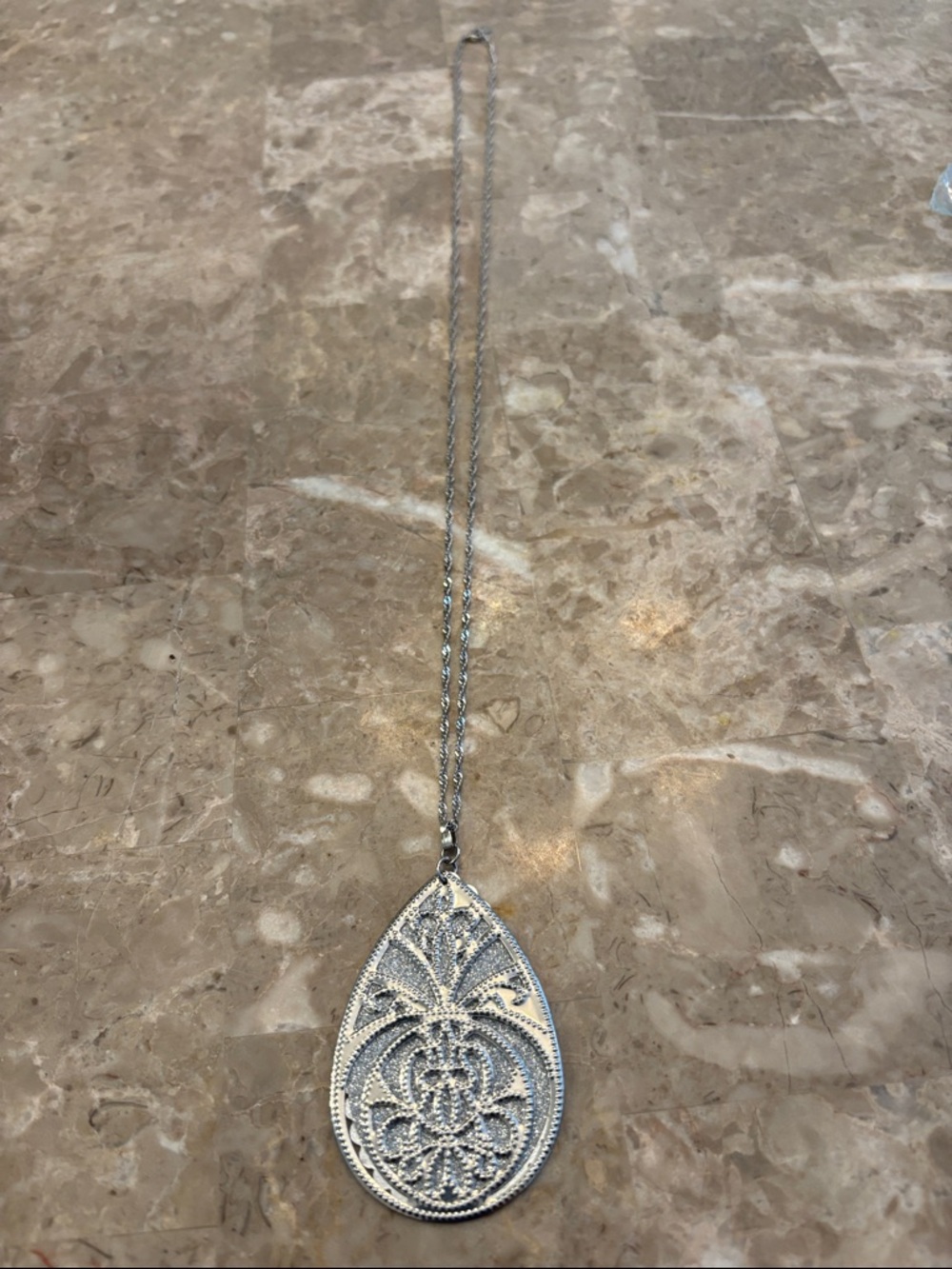 Authentic FiFth Avenue Silver tone Teardrop Pendant Necklace.